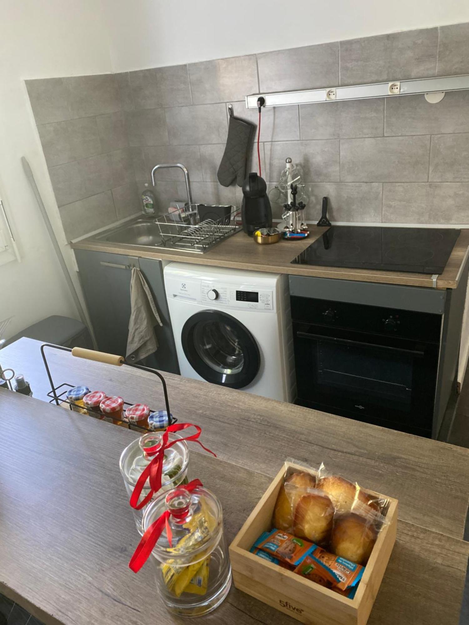 Spa Jardin Prive T3 Independant Dans Villa Morieres-les-Avignon المظهر الخارجي الصورة